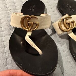 Gucci Cream Leather GG Thong Sandals with Gold Hardware
